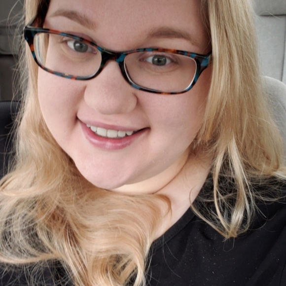 Meet your Posher, Cora - Picture 1 of 1